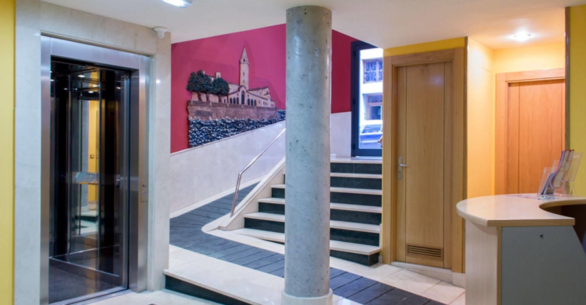 Apartamentos Cean Bermudez Gijón Buitenkant foto