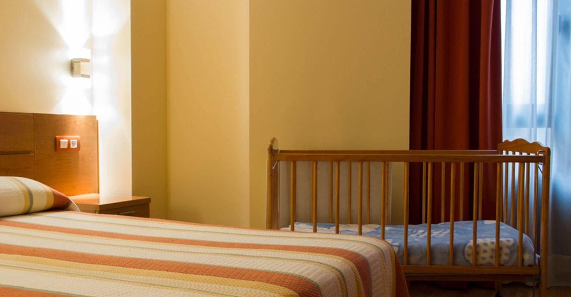 Apartamentos Cean Bermudez Gijón Buitenkant foto