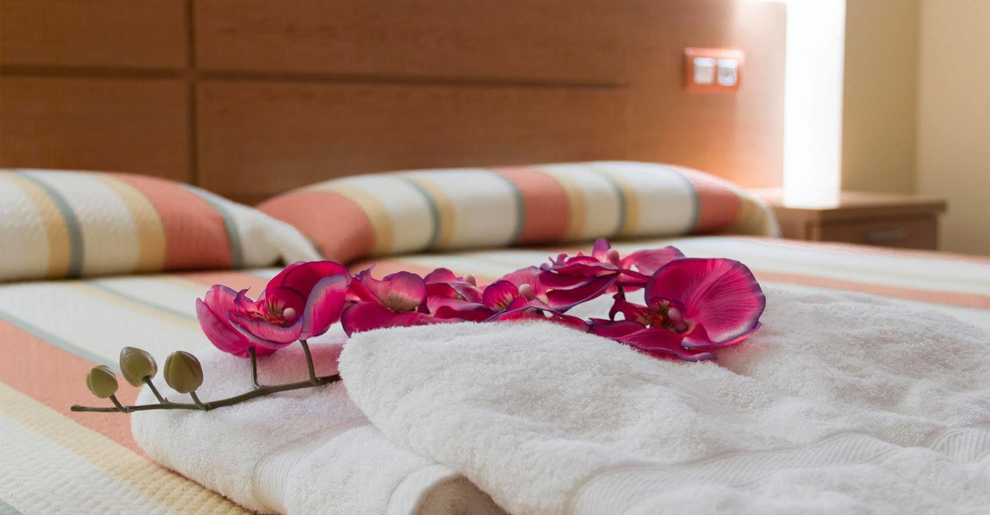 Apartamentos Cean Bermudez Gijón Buitenkant foto