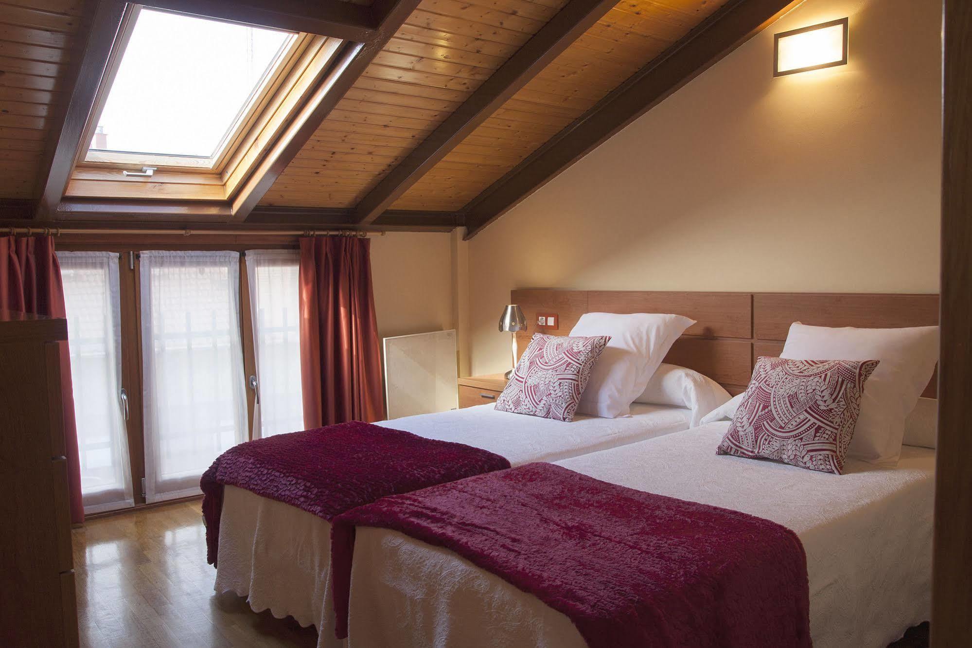 Apartamentos Cean Bermudez Gijón Buitenkant foto