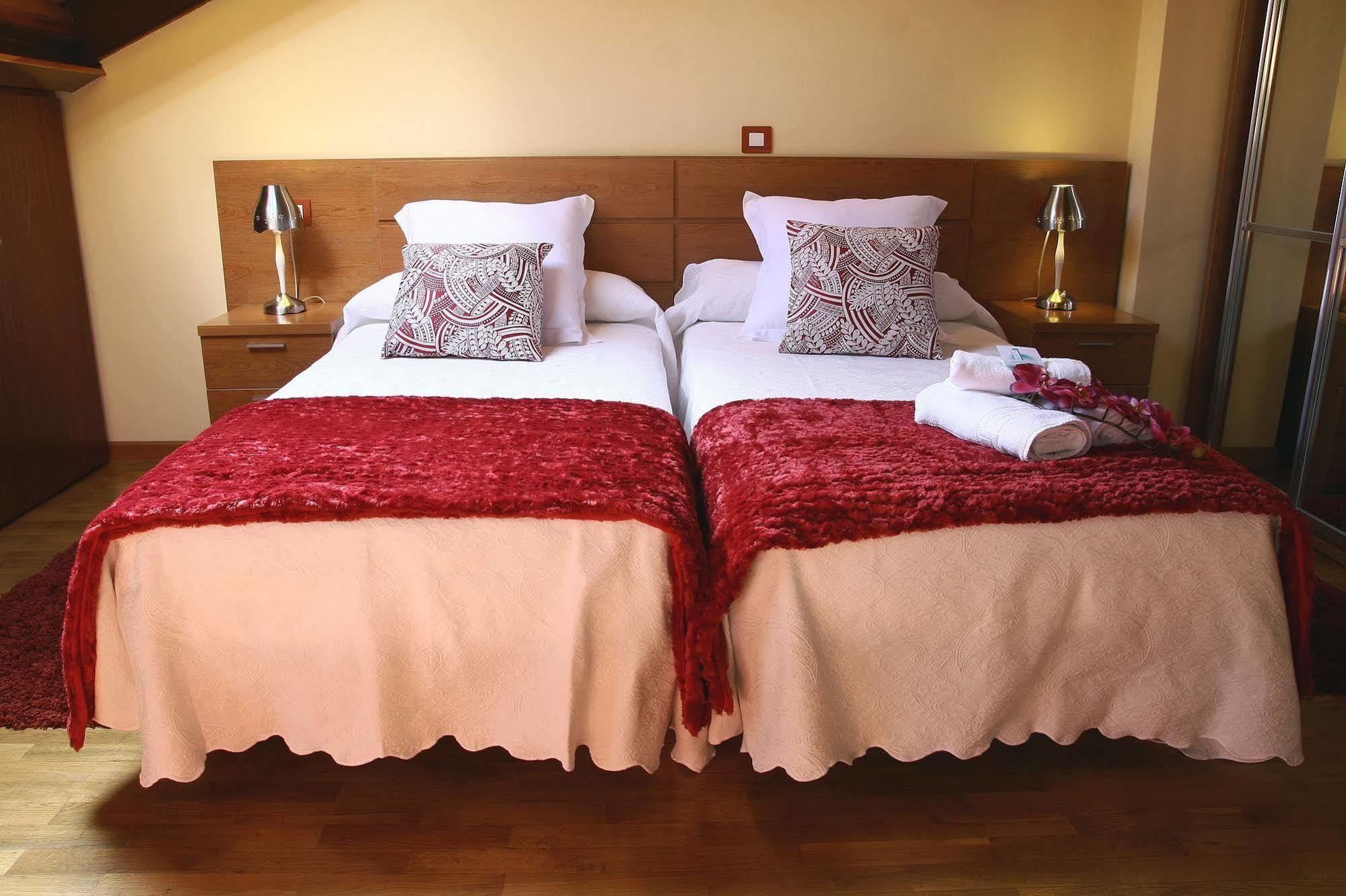 Apartamentos Cean Bermudez Gijón Buitenkant foto